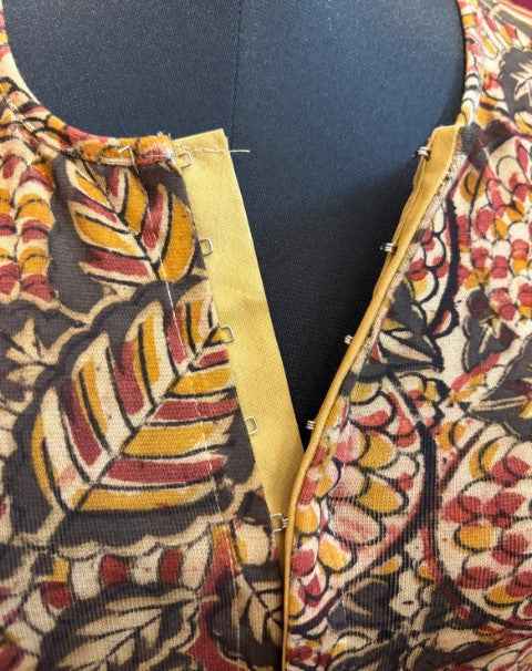 Stay On Trend: Latest Fashion Readymade Blouses for Women,round neckline, front hook closure with full elastic around hem with elbow sleeves.7510